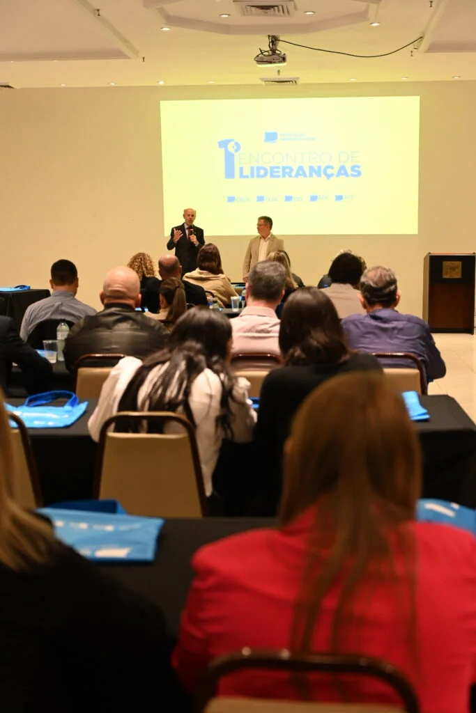 62 milhões de pessoas inadimplentes no Brasil: evento mostra para entidades representativas do comércio no RS a importância da proteção ao crédito 4 407474 1014999 z62 8535