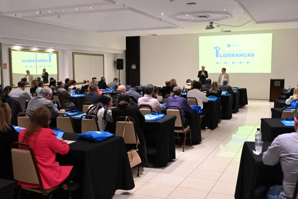 62 milhões de pessoas inadimplentes no Brasil: evento mostra para entidades representativas do comércio no RS a importância da proteção ao crédito 2 407474 1015001 z62 8538