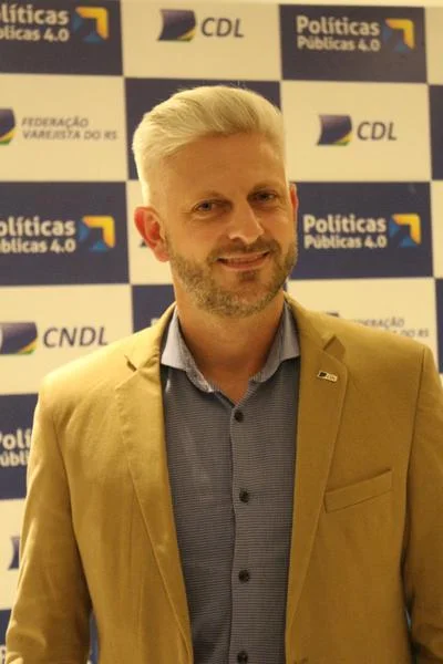 CDL Santa Cruz completa 56 anos de atuação 1 Presidente da CDL Santa Cruz Ricardo Fernando Bartz