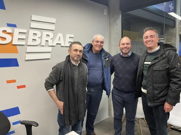Capacitação e apoio aos pequenos lojistas são tema de encontro da Federação Varejista do Estado do Rio Grande do Sul com o SEBRAE-RS 1 reuniao sebrae
