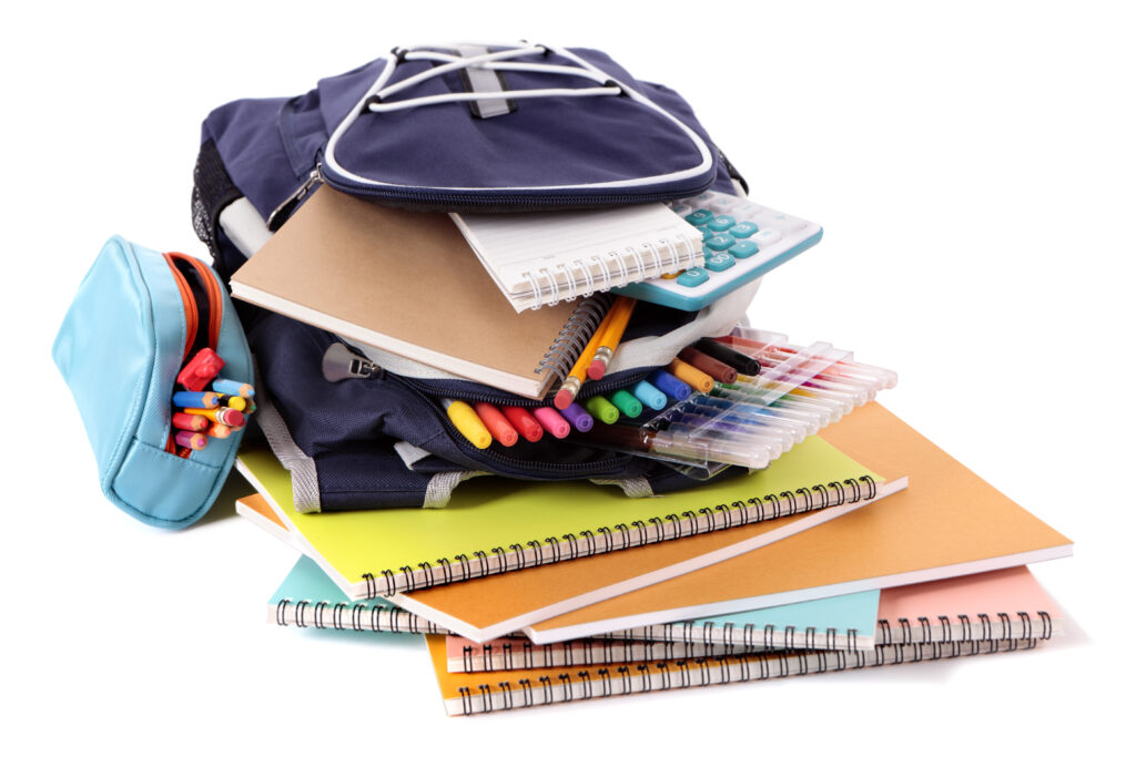 Promoções no comércio tentam driblar elevação dos preços nos itens de material escolar 3 418316 1047396 school bag with books equipment
