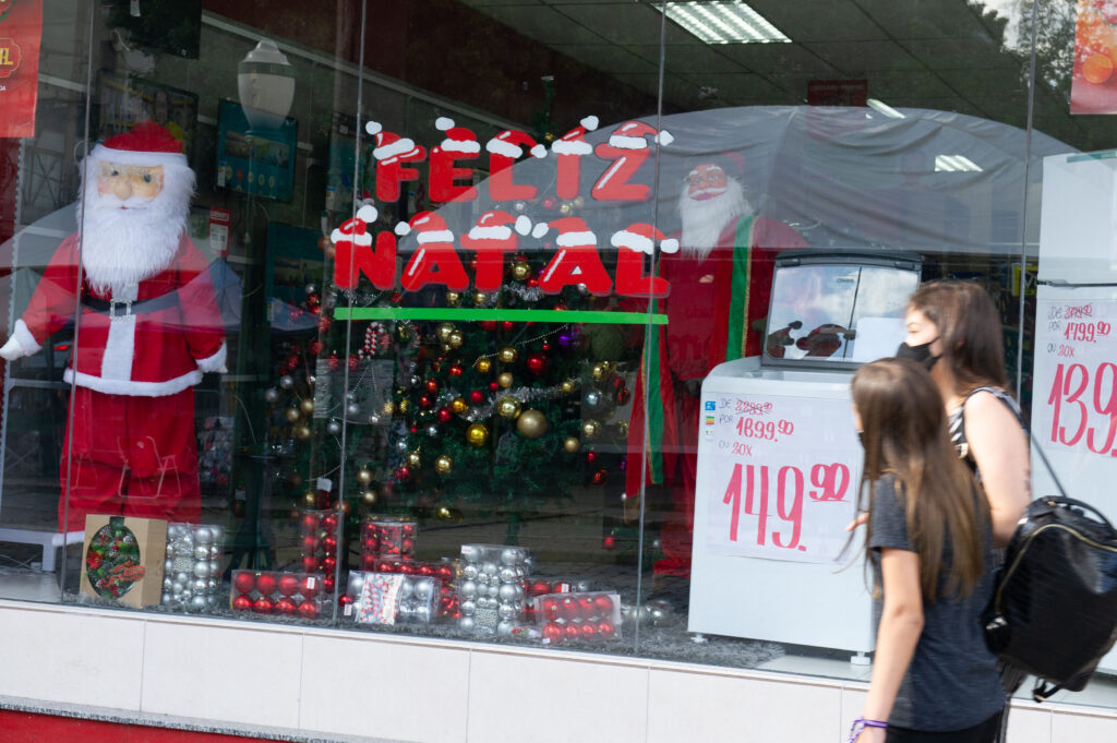 Comércio de Caxias do Sul mostra recuperação e fecha 2022 com alta de 11,40% 5 TV Dez 2022 1 Credito Julio Soares CDL Caxias
