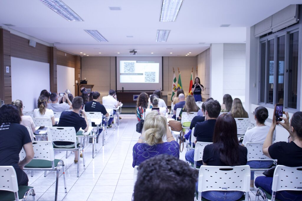 Treinamento sobre Educação Financeira abre o ciclo de palestras da Grade de Capacitação da CDL Erechim 8 420416 1052679 image00008
