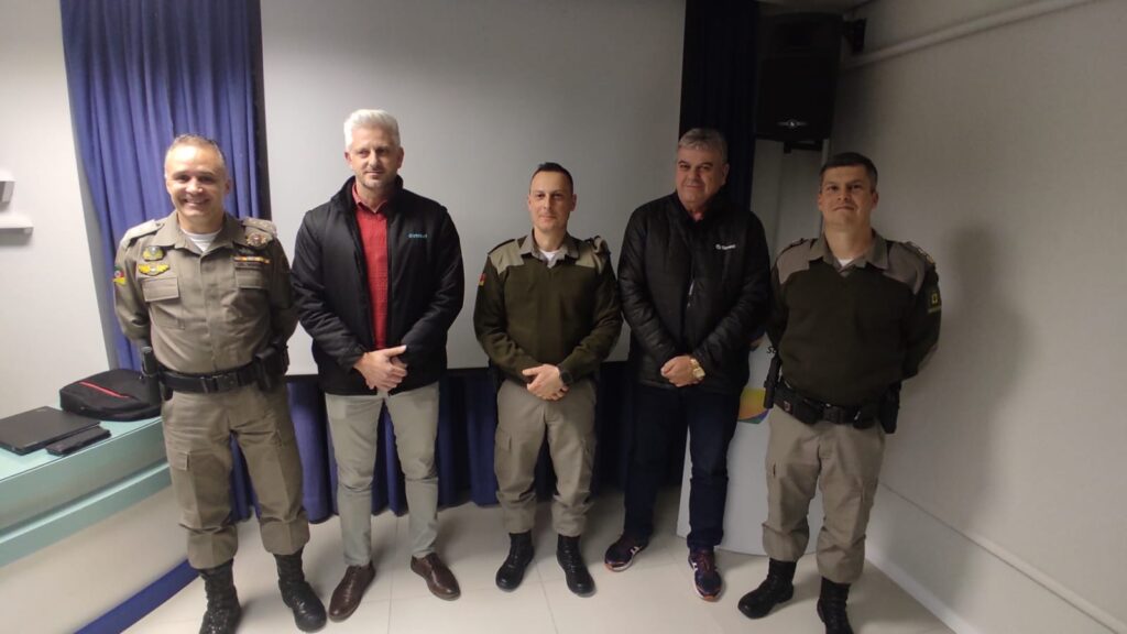 Coronel Giovani Paim Moresco detalha ações da BM na CDL Santa Cruz 7 423869 1063350 whatsapp image 2023 06 15 at 14.47.42