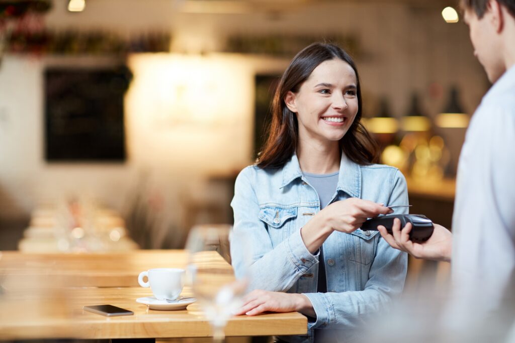 SPC Score utiliza metodologia estatística para avaliar a probabilidade de inadimplência do consumidor nos próximos 3 ou 12 meses 8 422455 1058931 paying order