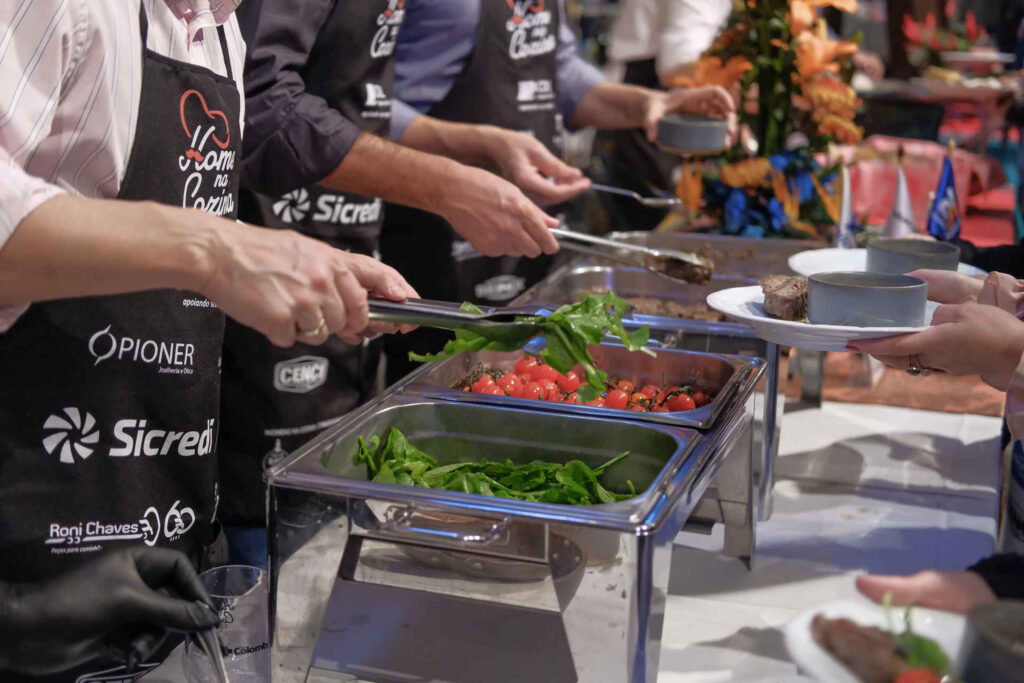 Maior evento beneficente da Serra Gaúcha, 21º Homens na Cozinha ocorre no dia 13 de abril 11 20o Homens na Cozinha 2023 Credito Jose Zignani 2