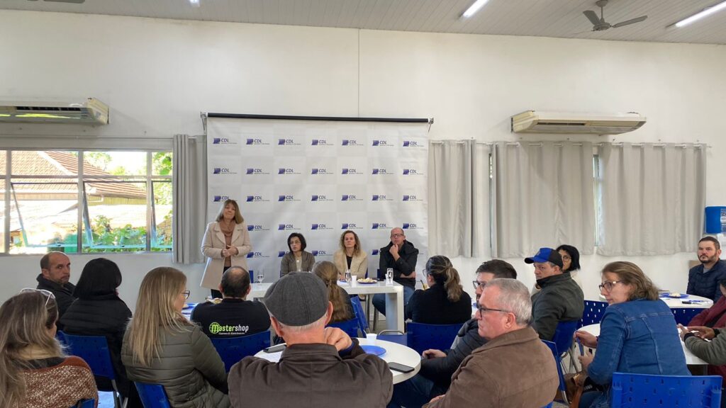 CDL Igrejinha e Três Coroas realiza encontro para debater a situação de reconstrução pós-enchente 1 CDL Encontro A Reconstrucao dos Negocios Dra Magali