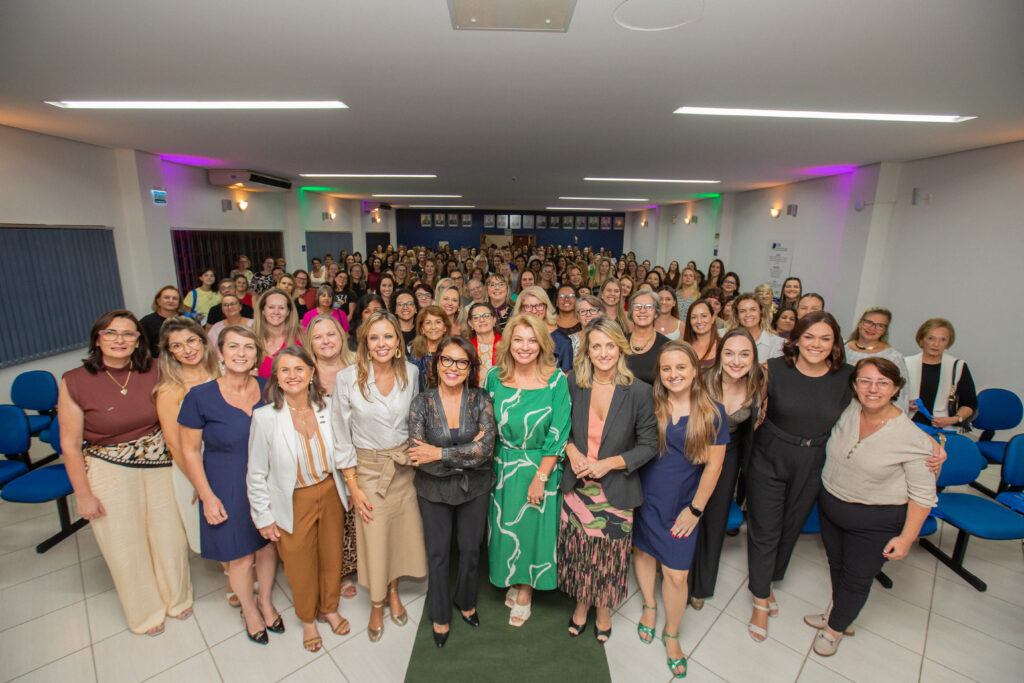 Federação Varejista e CDL Mulher RS participam de painel de empreendedorismo feminino 12 0H0B6296