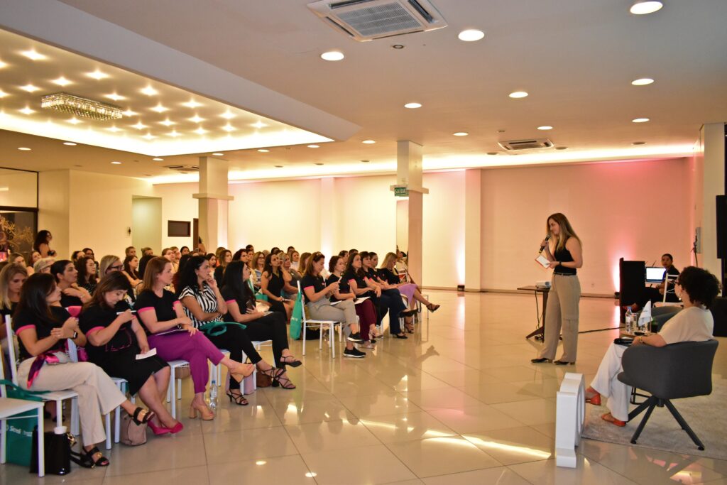 CDL Mulher NH promove bate-papo sobre os desafios de equilibrar múltiplos papéis 5 DSC 0093
