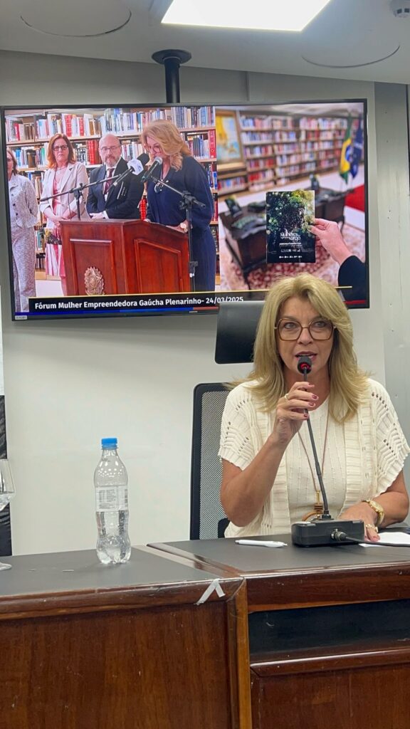 Federação Varejista apresenta CDL Mulher no Fórum Mulher Empreendedora Gaúcha 10 WhatsApp Image 2025 03 24 at 21.21.50
