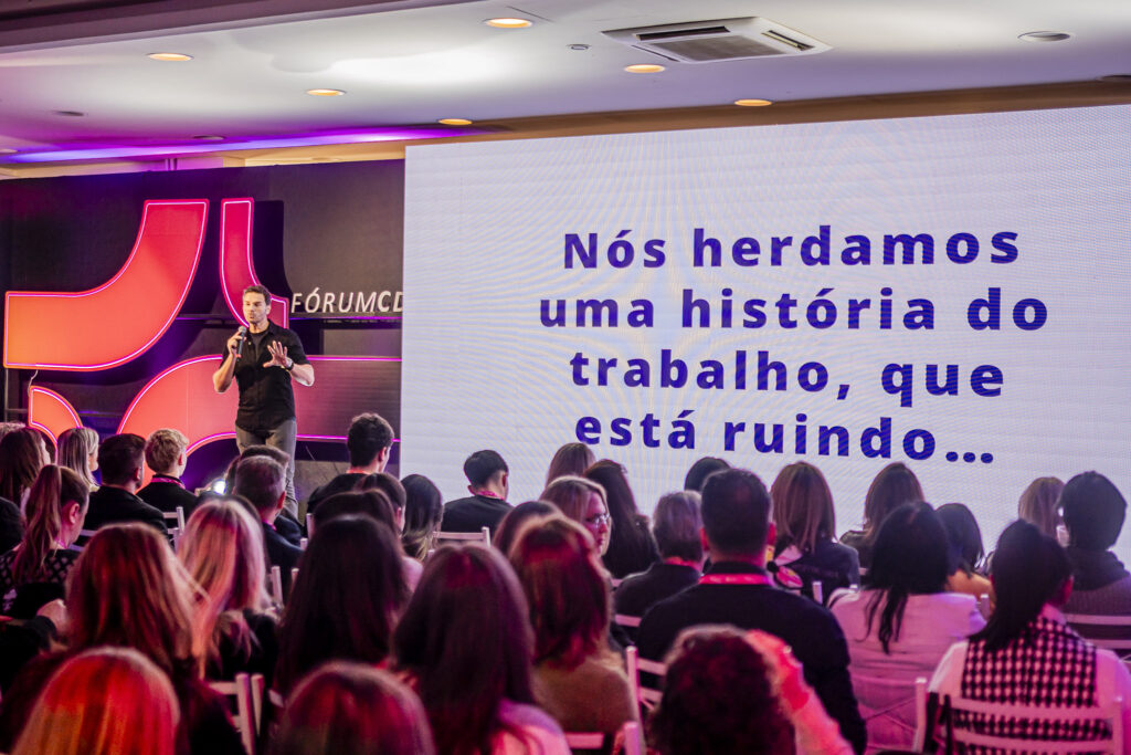 Fórum CDL – Conexões e Negócios reúne mais de 700 pessoas em dois dias de programação em Novo Hamburgo 1 Alexandre Pellaes no Forum CDL