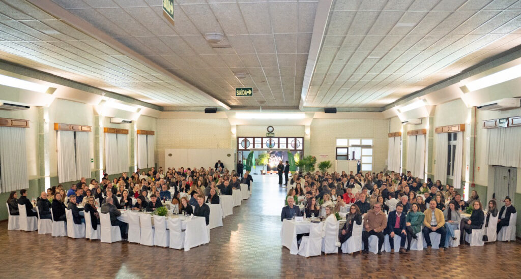 Mais de 260 comerciantes prestigiam o CDL Show em Flores da Cunha 12 CDL Show 6