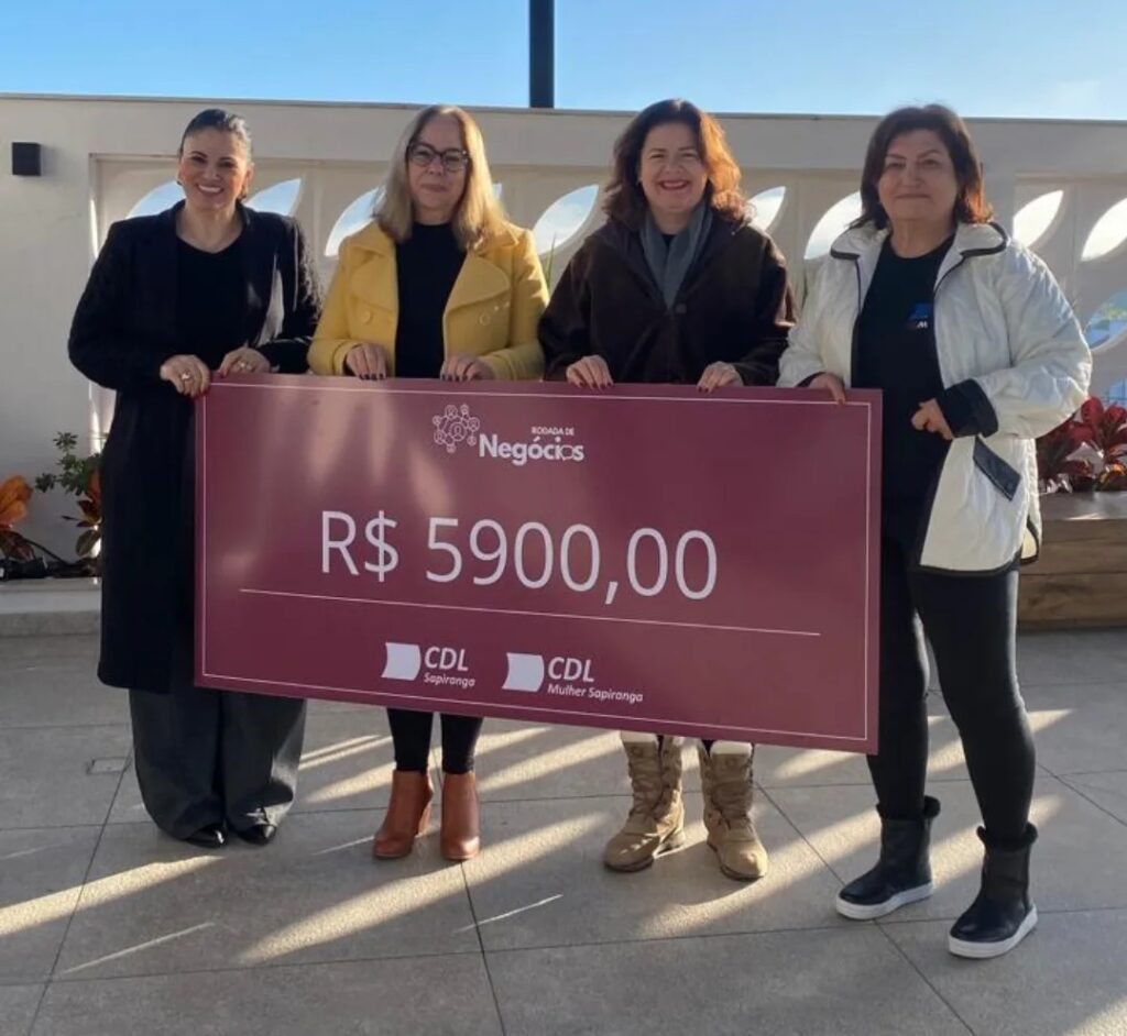CDL Sapiranga entrega doação à Apada com valor arrecadado em evento voltado a empreendedoras 4 128151 Solidariedade em acaoRealizamos hoje a entrega do cheque no valor arrecadado durante a noss