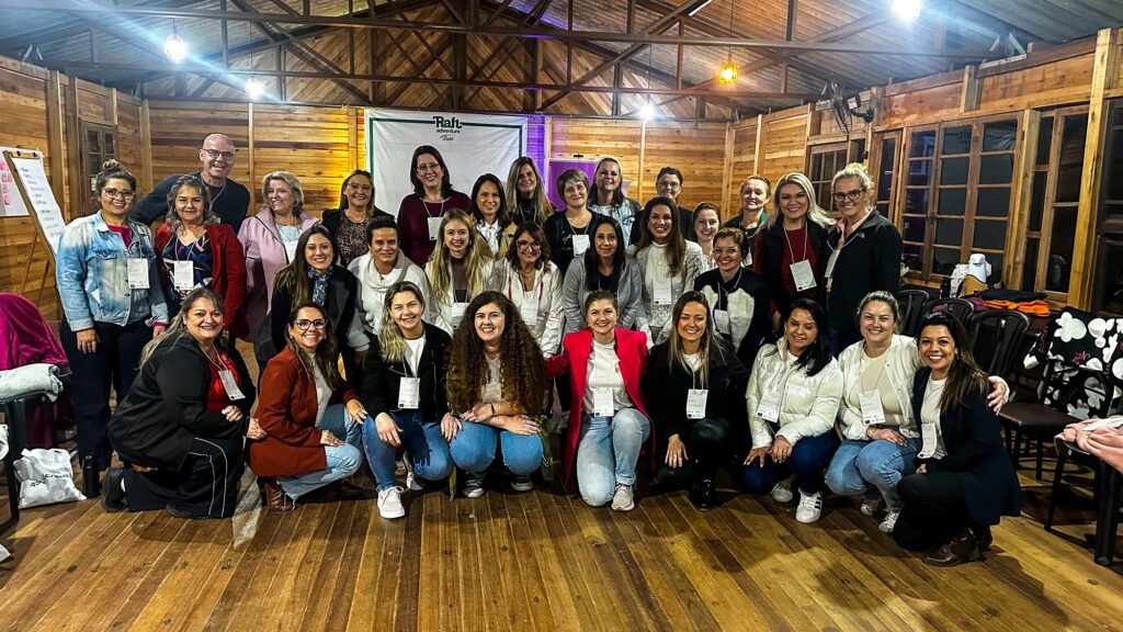 Imersão Essência e Equilíbrio Sicredi conecta e transforma mulheres em Três Coroas 11 Imersao Essencia e Equilibro Sicredi Karen Andrade 1