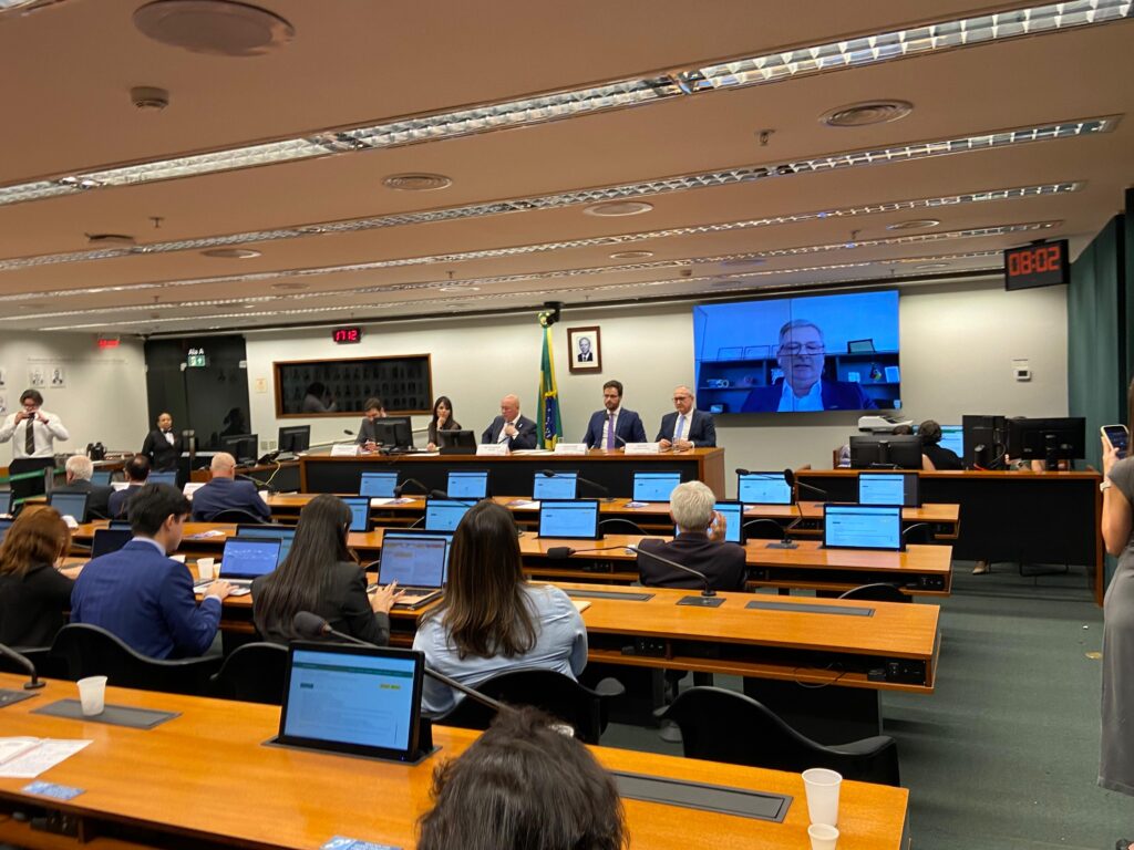 Federação Varejista do RS participa de audiência pública sobre atualização do Simples Nacional 11 Imagem do WhatsApp de 2025 09 16 as 18.41.06 25f18e26