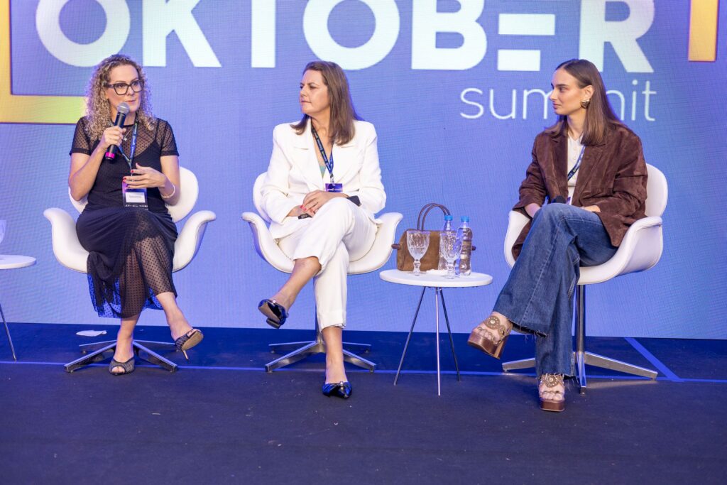 Presidente da CDL fala sobre liderança feminina no Oktober Summit 12 Oktober Summit Natalia Debarba Andrea Kohlrausch e Gabriela Furlanetto