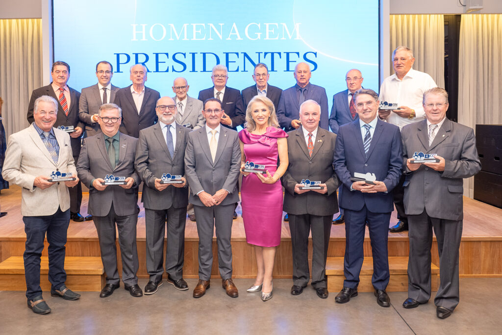 CDL Caxias celebra 60 anos com legado de crescimento, inovação e atuação comunitária 2 Homenagem aos ex presidentes Fabio Grison