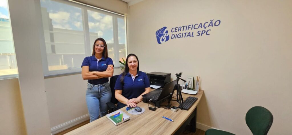CDL Flores da Cunha está entre as 10 do país em renovação de certificações digitais 10 Pamela Rissardi Lima e Fabiane Motterle Susin 1536x709 1