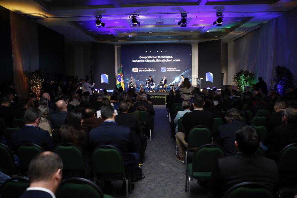 Fórum Estadual do Comércio transforma debate em defesa da competitividade 7 MG 9011