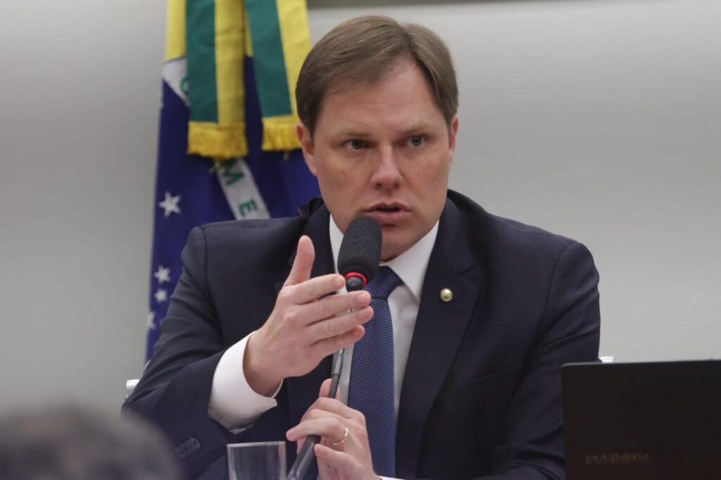 Redecker passa a integrar time de palestrantes do II Fórum Estadual do Comércio 5 deputado federal Lucas Redecker