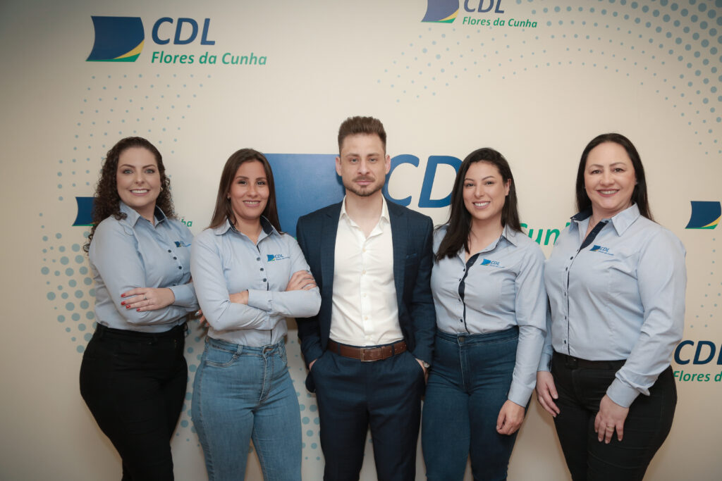 CDL Flores da Cunha comemora 40 anos com agenda intensa em 2026 1 Denise Longhi Pamela Rissardi Lima Jasser Panizzon Katia de Souza e Fabiane Motterle Susin