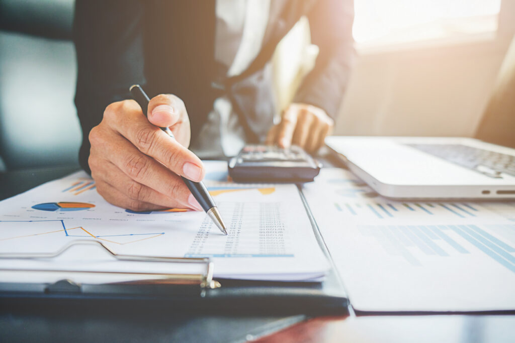CNDL promove treinamento acerca da Reforma Tributária 11 cooperation analyst chart professional paper economics