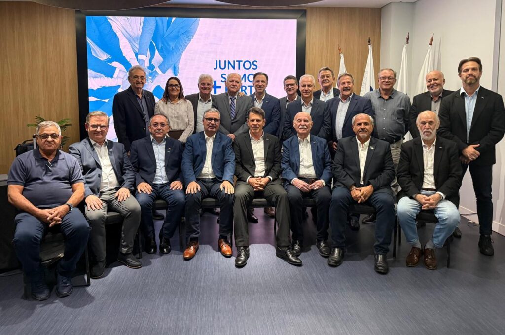 Reforma Tributária e pautas estratégicas do varejo são debatidas em reunião da CNDL 8 WhatsApp Image 2026 08 18 at 11.13.36