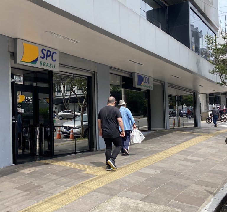 Página Inicial 6 SPC Brasil credito Silvia Zambianco Riva da Costa
